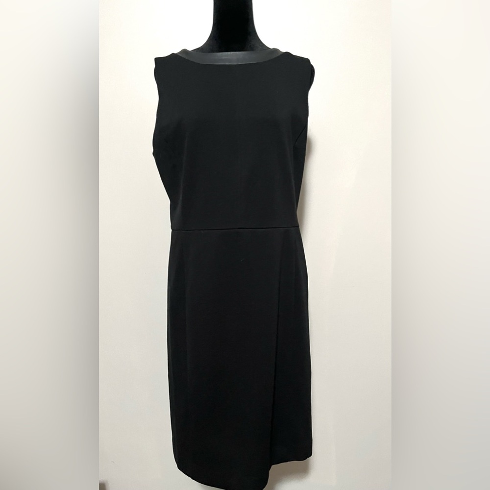Liz Claiborne Black Sleeveless Sheath Dress Faux Leather Crewneck Collar Size 10